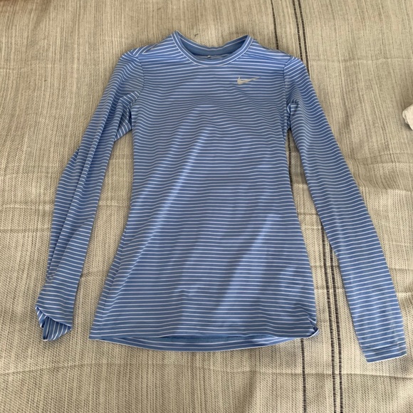 Nike long sleeve - Picture 2 of 2